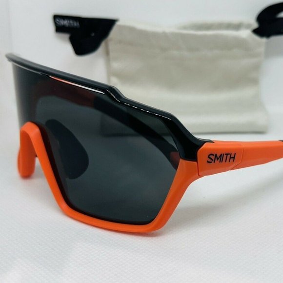 Smith SHIFT MAG Black Cinder/Chromapop Black 99/1/125 unisex Sunglasses - Picture 1 of 8